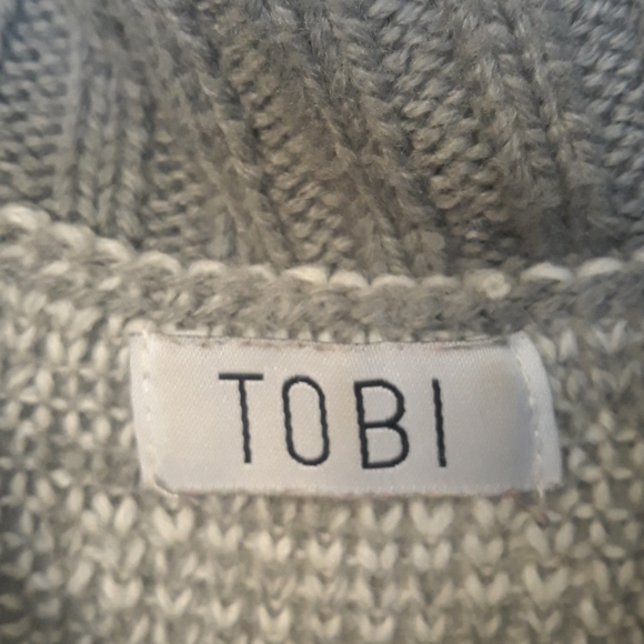 Cold shoulder tribal aztec print knit sweater medium - Picture 3 of 4